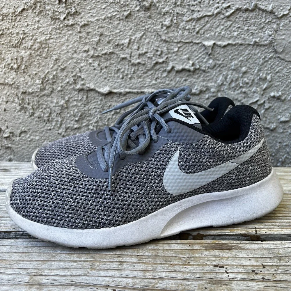 Nike Shoes Men Size 9 Tanjun SE Running Sneakers Grey